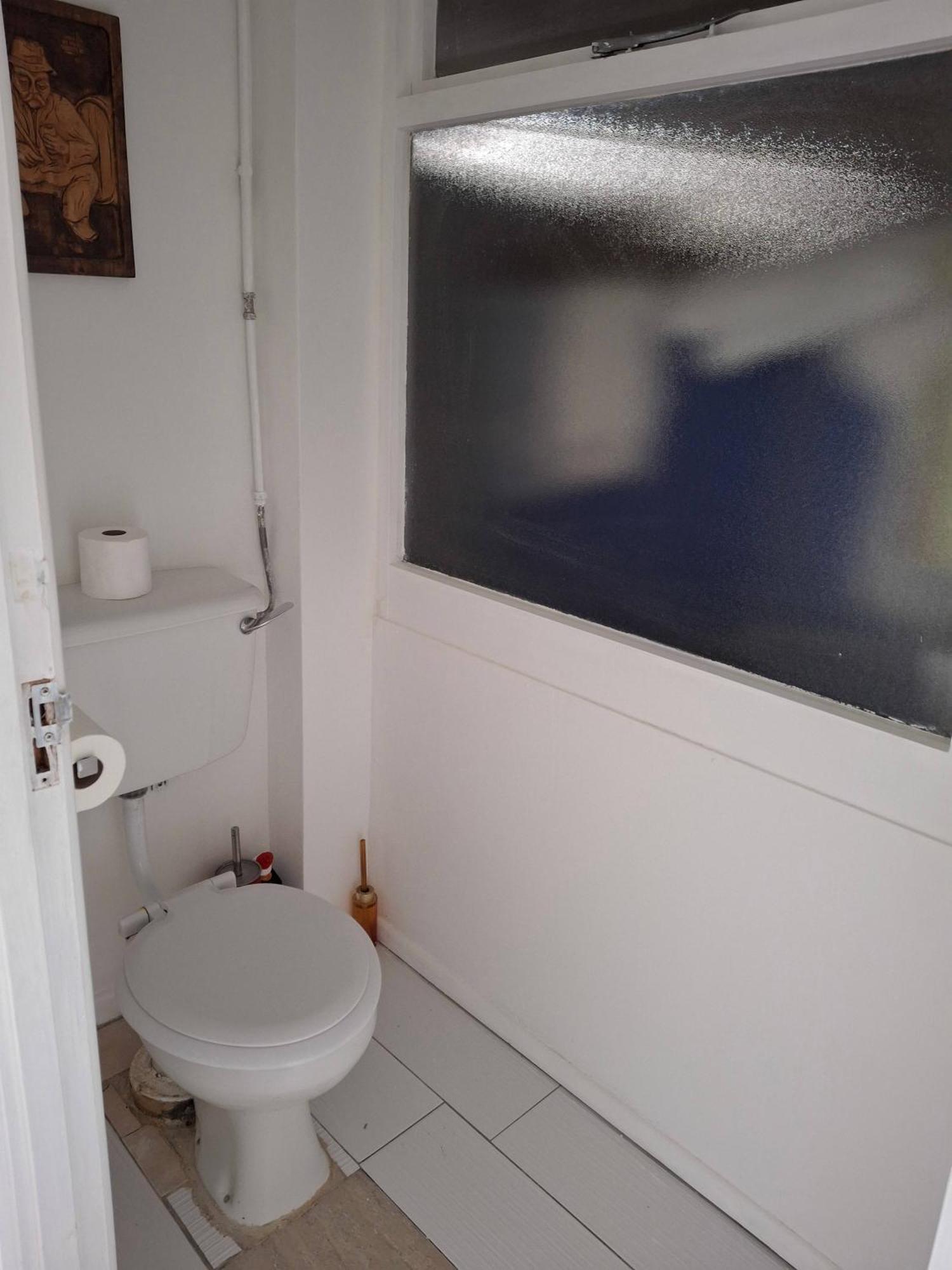 Nicely Decorated 3 Bedroom House Near Heathrow, London Staines-upon-Thames Εξωτερικό φωτογραφία