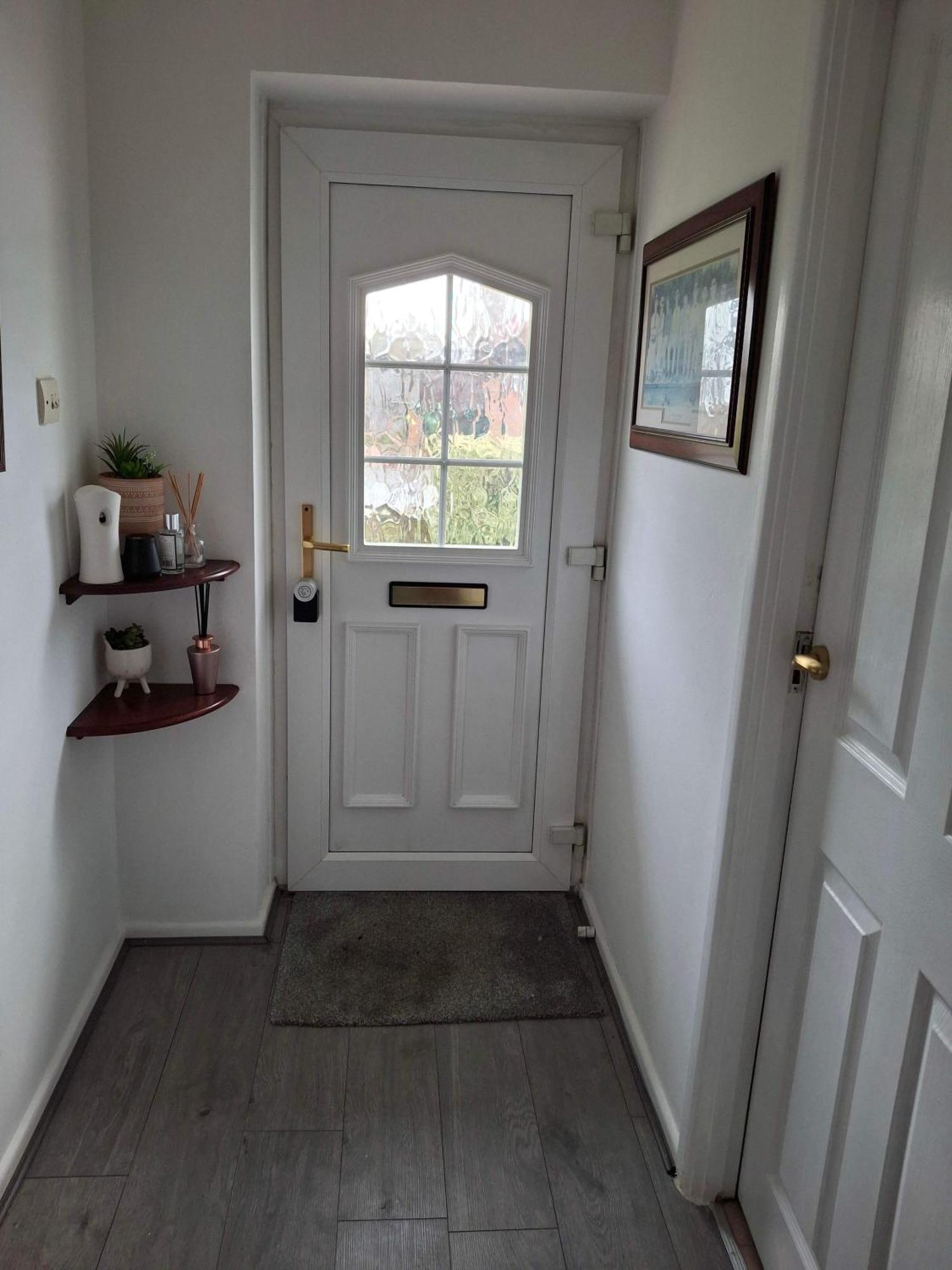 Nicely Decorated 3 Bedroom House Near Heathrow, London Staines-upon-Thames Εξωτερικό φωτογραφία